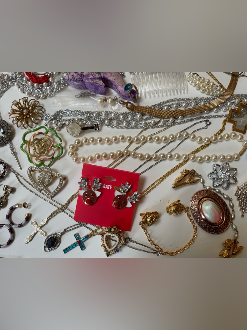 Costume Jewelry Lot 5 - Avon, Earrings, Necklaces + Brooches - Picture 4 of 7